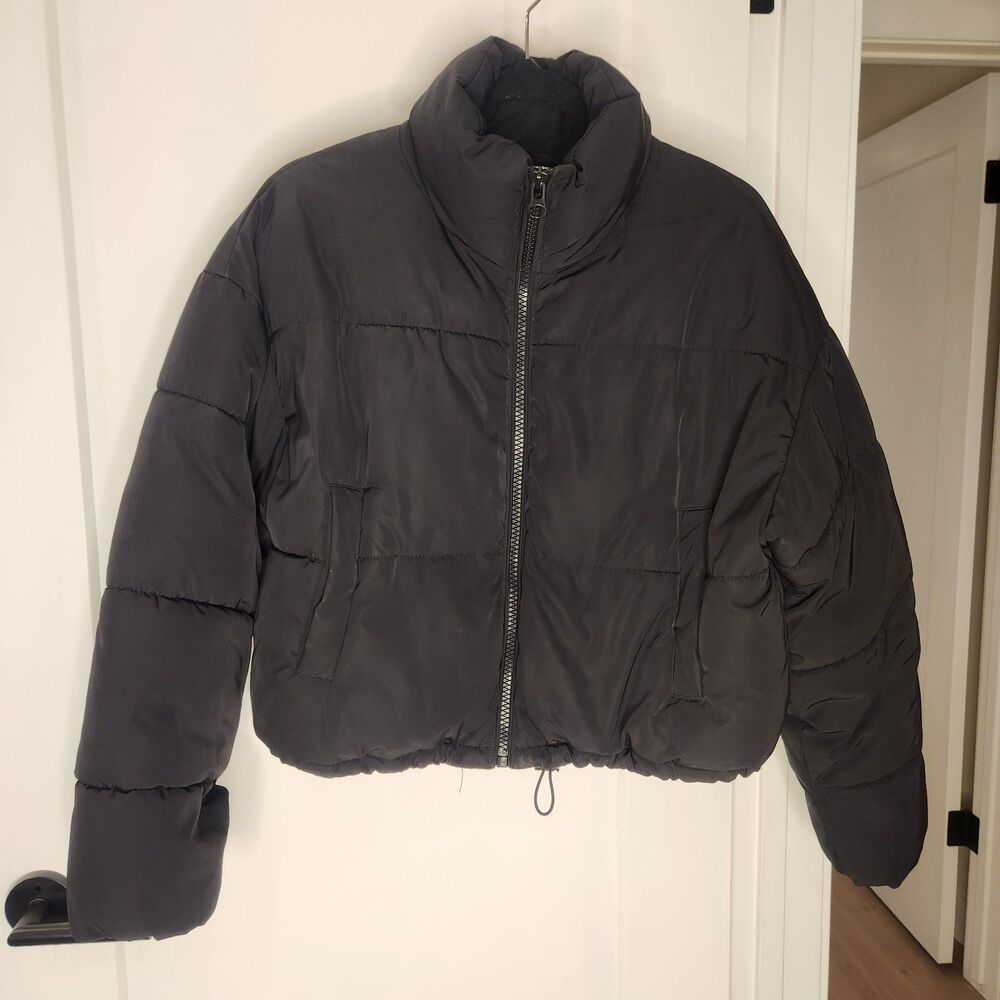 H&M Cropped Black Puffer Zip Jacket Small